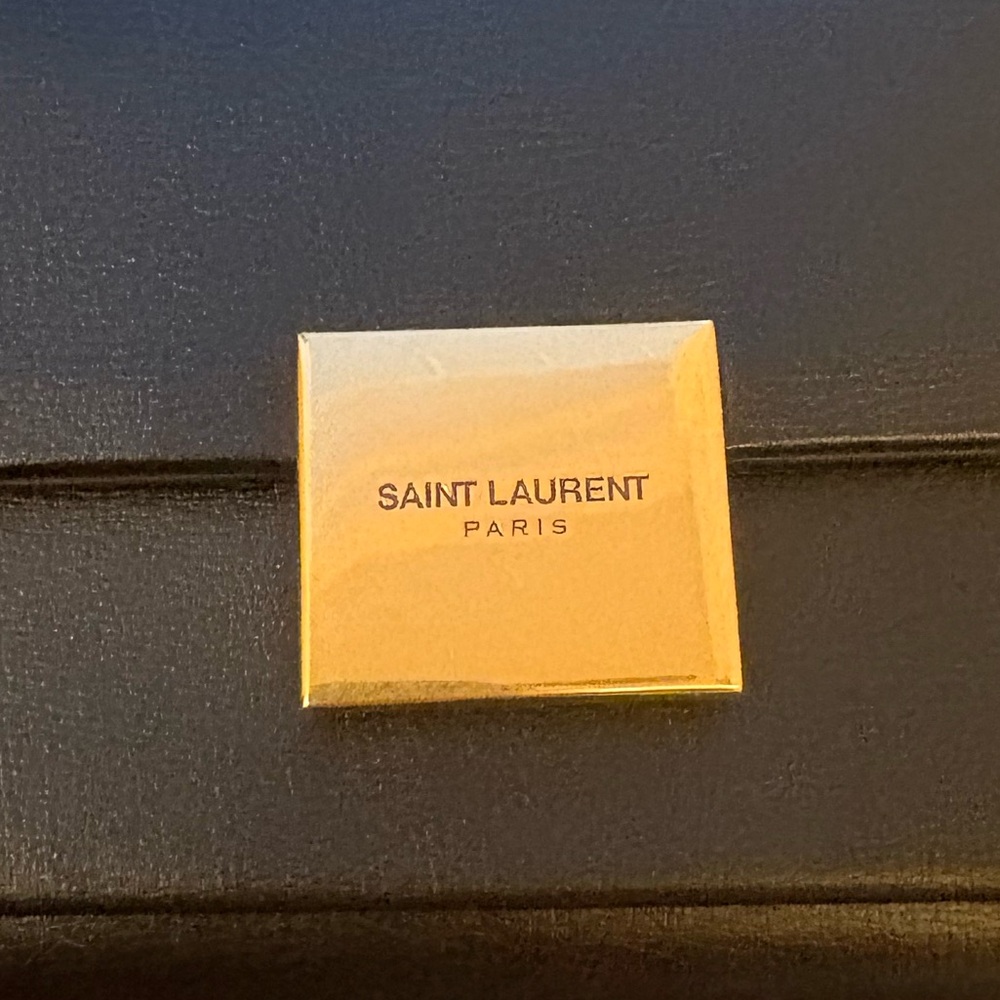 🚫SOLD🚫 SAINT LAURENT Calfskin Bellechasse Flap Clutch Wallet - Picture 7 of 10